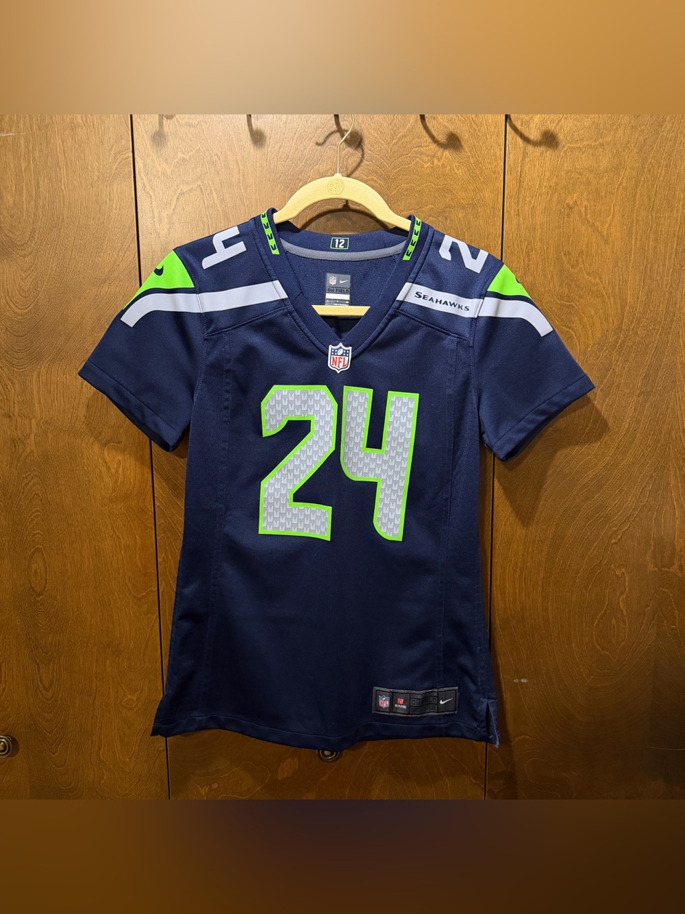 NFL Seattle Seahawks Womens Marshawn Lynch #24 Jersey - small
